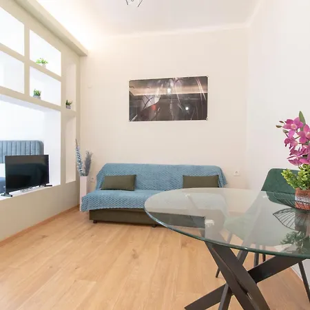 Apartment 2 *